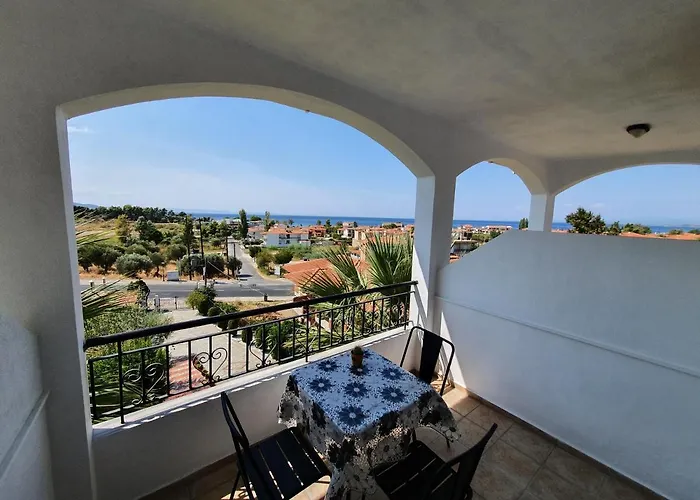 Pefko * Néos Marmarás